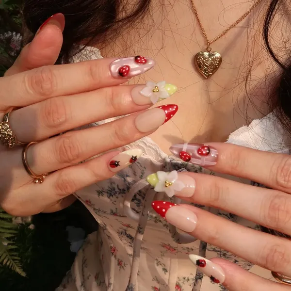 Abstract_Press_On_Nails_For_Women