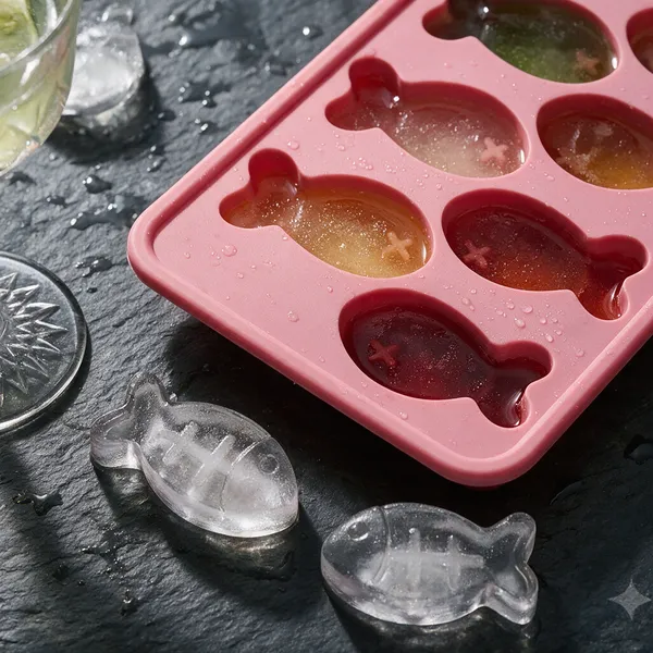 Maron_Plastic_Premium_Ice_Tray_For_Unisex_(Adults_And_Kids)