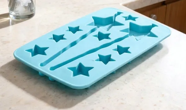 Sky_Blue_Plastic_Premium_Ice_Cube_Tray_With_Stirrer_For_Unisex_(Adults_And_Kids)