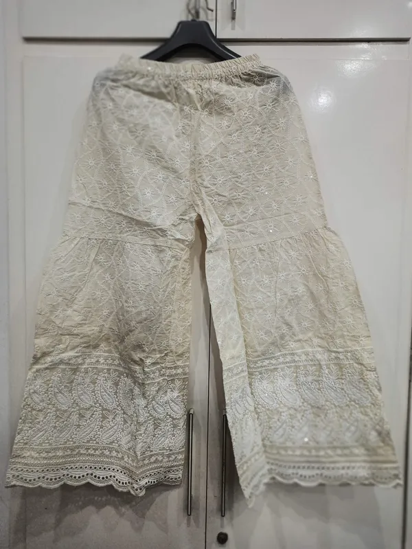 White_Cotton_Premium_Sleeveless_Kurti_With_Dupatta_For_Women