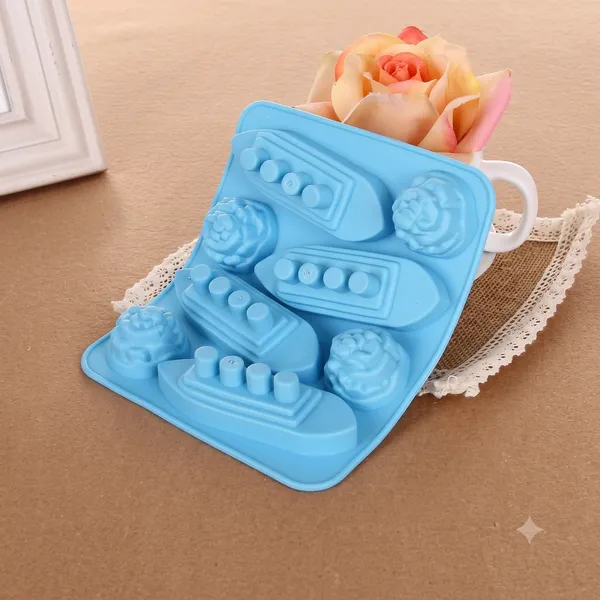 Sky_Blue_Plastic_Premium_Ice_Tray_For_Unisex_(Adults_And_Kids)