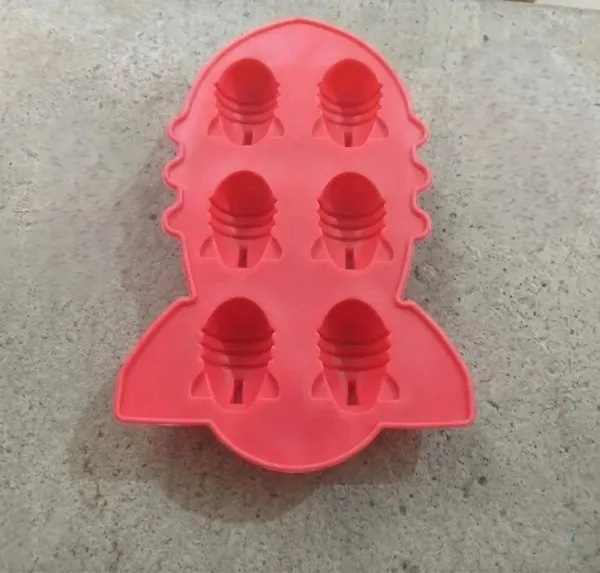 Red_Plastic_Premium_Ice_Tray_For_Unisex_(Adults_And_Kids)