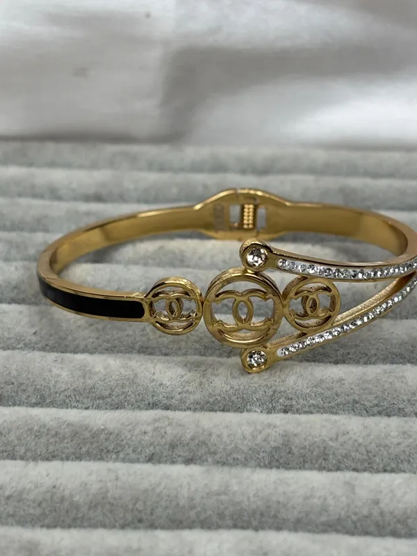 Gold_Stainless_Steel_Bracelet_For_Women
