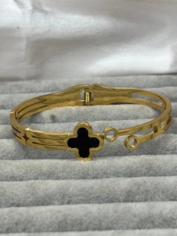 Gold_Stainless_Steel_Bracelet_For_Women