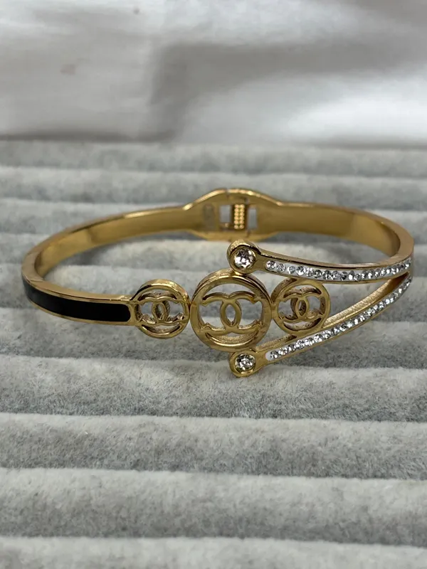 Gold_Stainless_Steel_Bracelet_For_Women