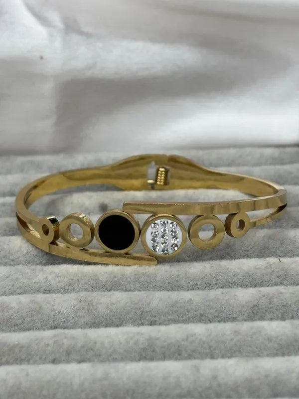Multicolor_Stainless_Steel_Bracelet_For_Women
