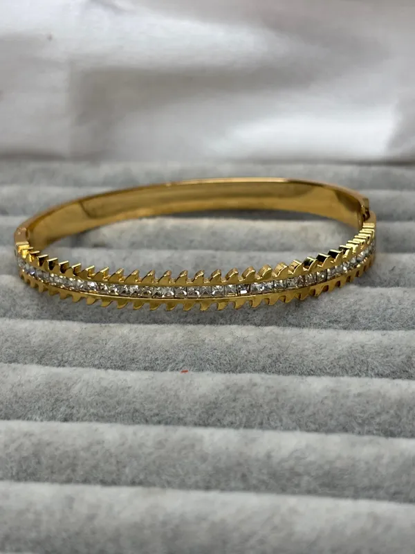 Gold_&_White_Stainless_Steel_Bangle_For_Women