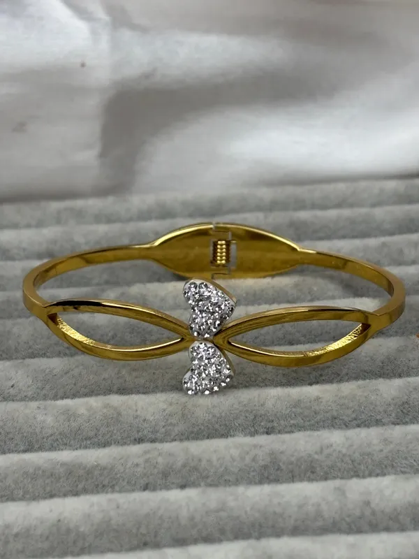 Gold_Stainless_Steel_Bracelet_For_Women