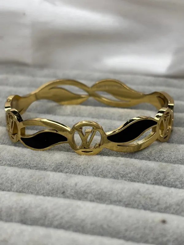 Gold_&_Black_Stainless_Steel_Bracelet_For_Women