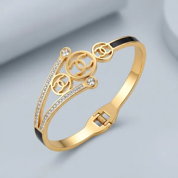 Gold_Stainless_Steel_Bracelet_For_Women