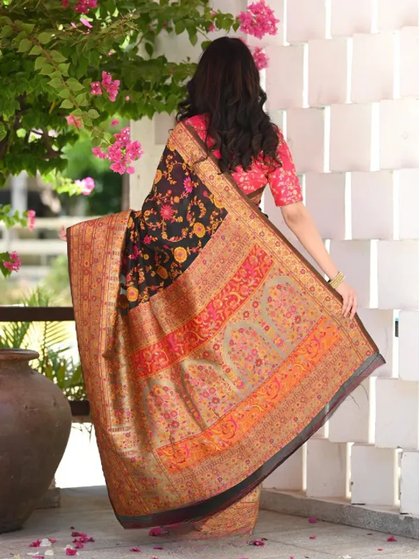 Black_Kashmiri_Jamawar_Saree_For_Women