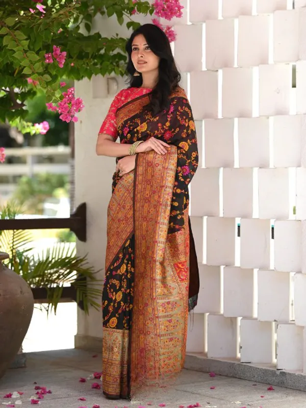 Black_Kashmiri_Jamawar_Saree_For_Women