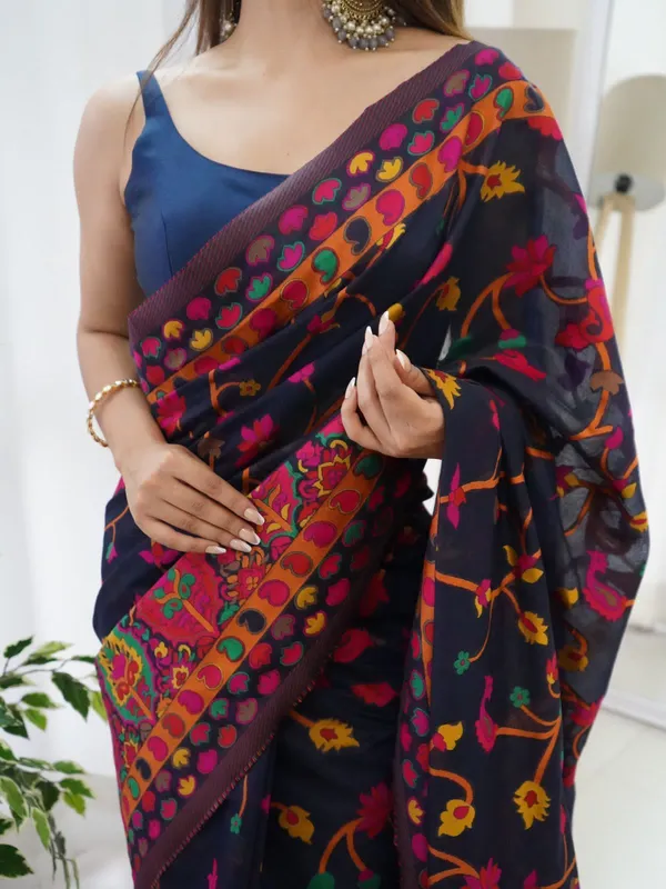 Black_Banarasi_Style_Pure_Kanjivaram_Silk_Saree_For_Women
