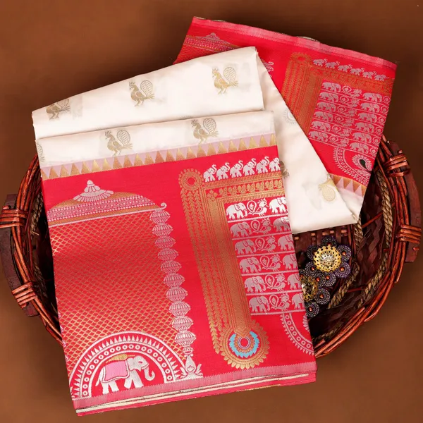 Cream_Silk_Zari_Woven_Traditional_Saree_For_Women