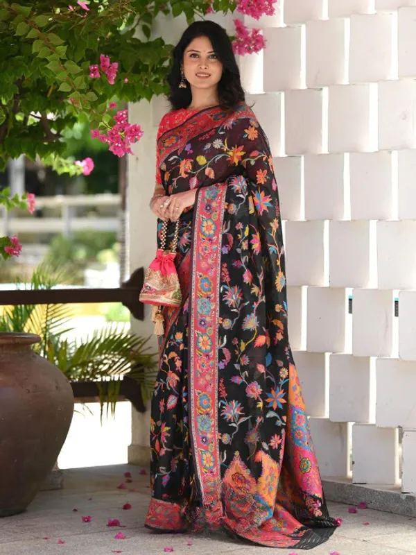 Black_Silk_Floral_Printed_Saree_For_Women