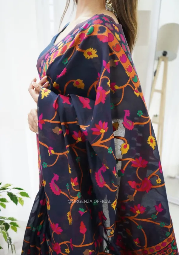 Black_Banarasi_Style_Pure_Kanjivaram_Silk_Saree_For_Women