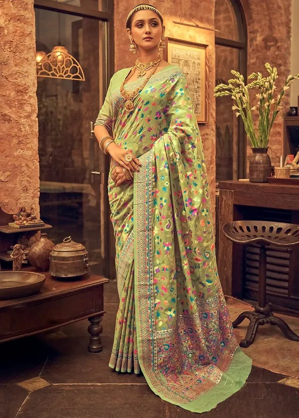 Green_Banarasi_Silk_Saree_With_Contrast_Border_For_Women