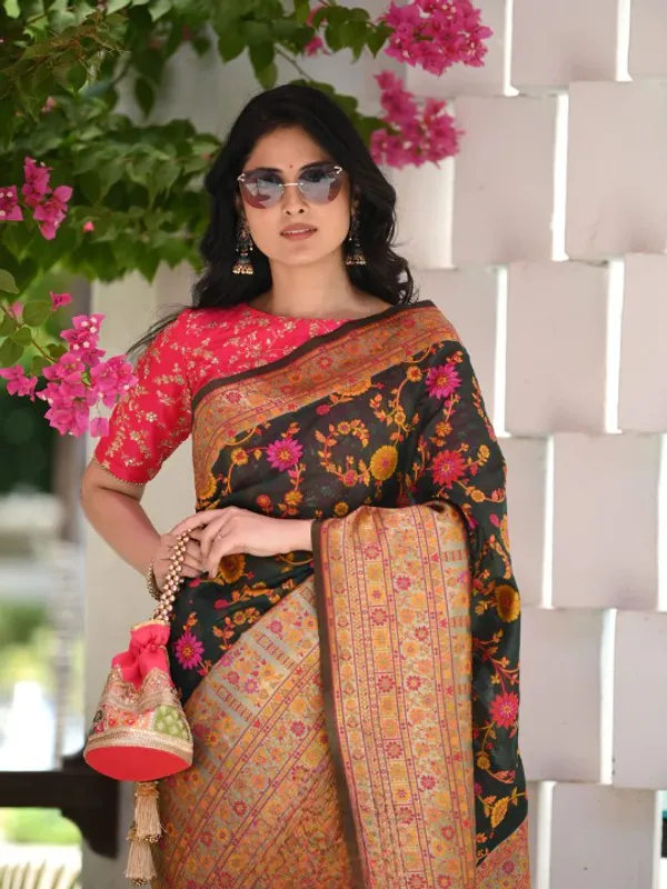 Black_Kashmiri_Jamawar_Saree_For_Women
