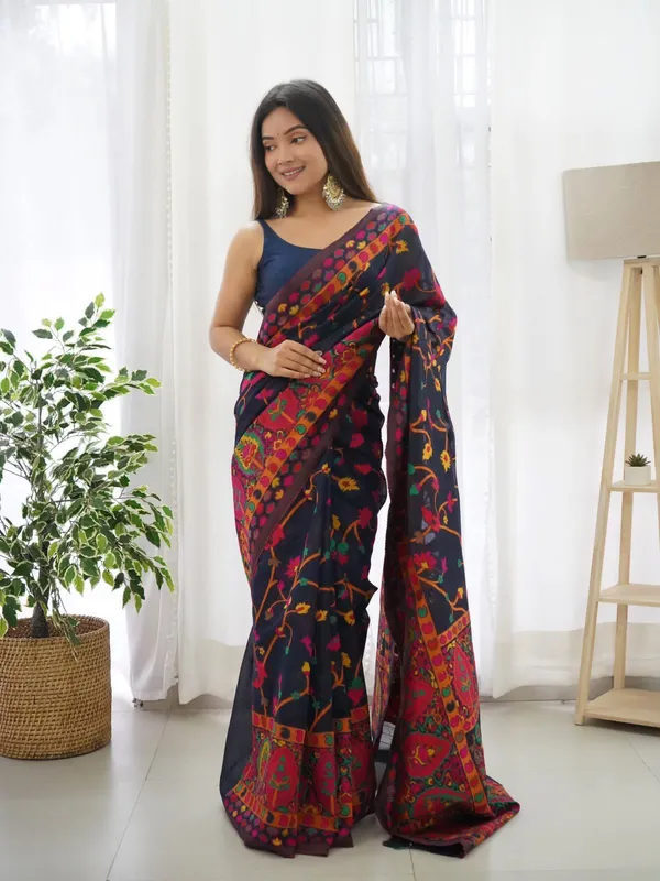 Black_Banarasi_Style_Pure_Kanjivaram_Silk_Saree_For_Women