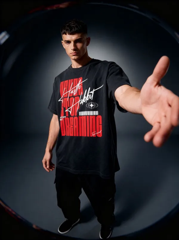 Men's_&_Women's_|_NEVER_STOP_DREAMING_|_BLACK_Oversized_Graphic_Printed_T-Shirt_|_100%_Cotton