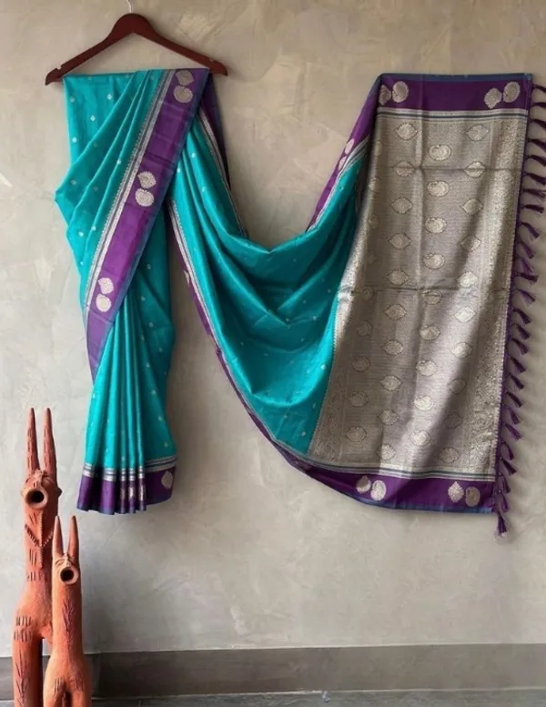 Turquoise_Lightweight_Soft_Kanjeevaram_Silk_Saree_For_Women