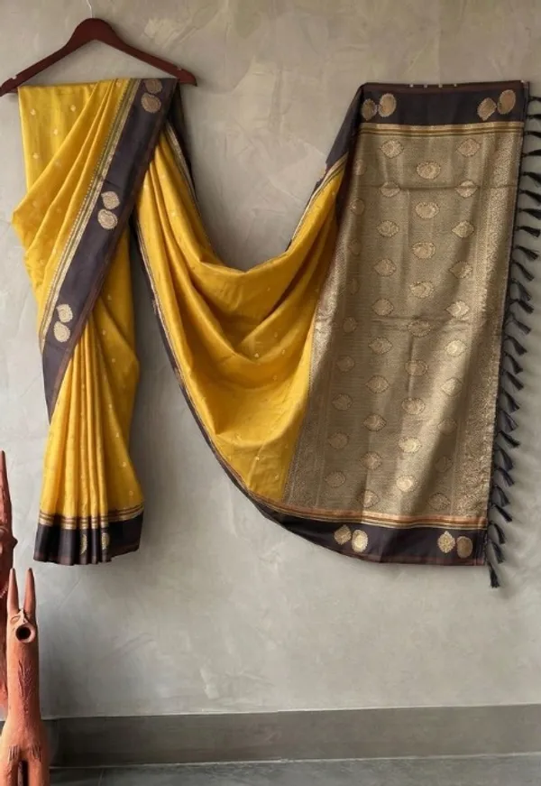 Yellow_Lightweight_Soft_Kanjeevaram_Silk_Saree_For_Women
