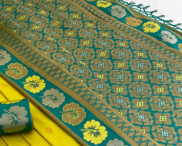 Banarasi_Art_Silk_Saree_For_Women_With_blouse_