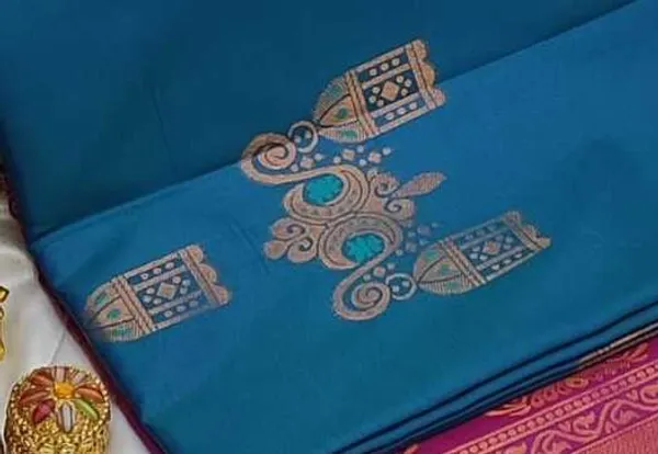 Banarasi_Kanjeevaram_Silk_Saree_with_Rich_Zari_Weaving_and_festive_and_wedding_wear_And_Party_Wear_collection_With_Tassels_Latkan_And_Blouse_Piece