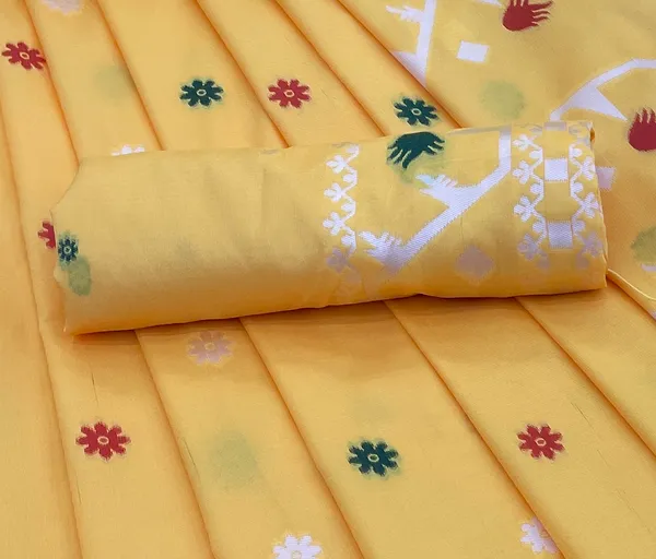 Banarasi_silk_saree_featuring_woven_motifs_and_a_beautifully_detailed_pallu_and_party_wear,_tridtional,festive_perfet_with_blouse_piece_and_tassels_latkan