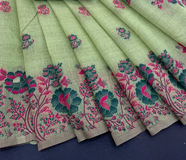 Cotton_Silk_Linen_Saree_beautifully_cotton_saree_featuring_delicate_floral_prints_and_designed_border_daily_wear,_office_Party_Wear_With_tassels_latkan_And_blouse_piece