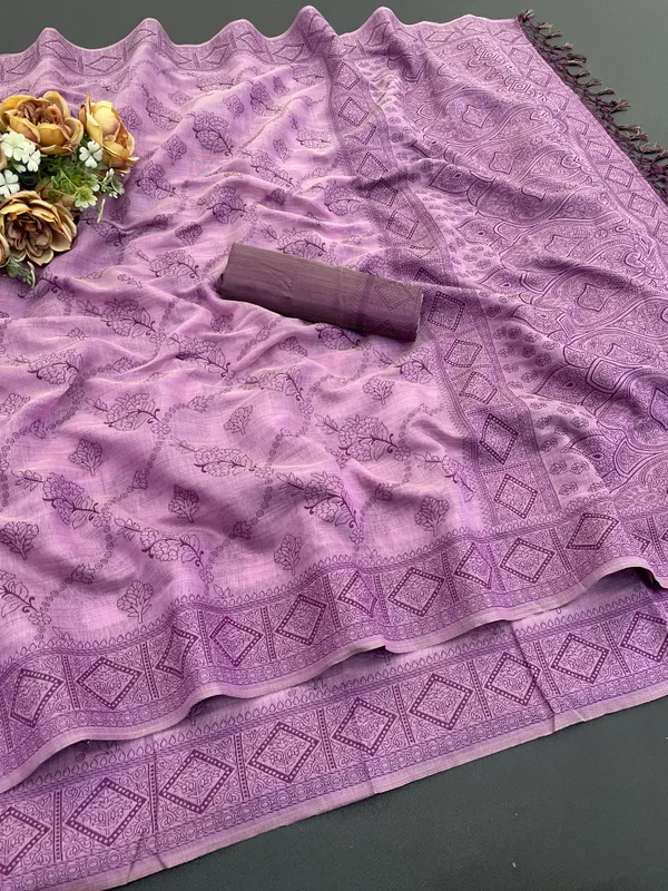 Cotton_Silk_Linen_Saree_beautifully_cotton_saree_featuring_delicate_floral_prints_and_designed_border_daily_wear,_office_Party_Wear_With_tassels_latkan_And_blouse_piece