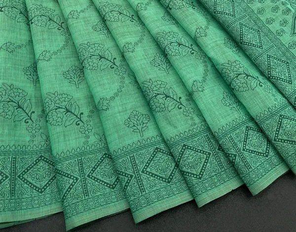 Cotton_Silk_Linen_Saree_beautifully_cotton_saree_featuring_delicate_floral_prints_and_designed_border_daily_wear,_office_Party_Wear_With_tassels_latkan_And_blouse_piece