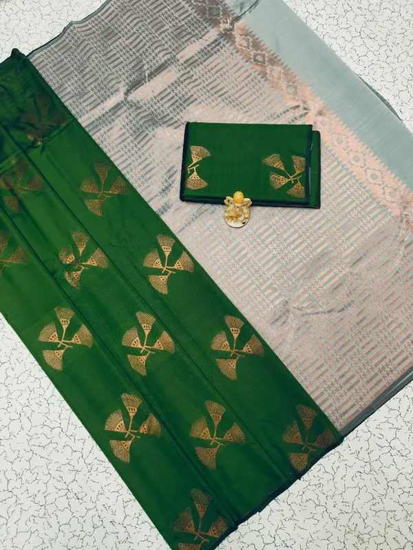 Green_Lightweight_Soft_Kanjeevaram_Silk_Saree_For_Women