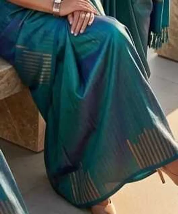 Lightweight_Soft_Kanjeevaram_Silk_Saree_For_Women