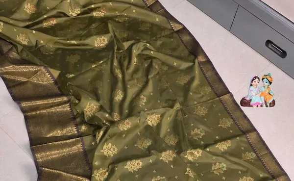 Mehamdi_Banarasi_Silk_Saree_with_kanjivaram_Silver_Zari_Motifs_and_Border_Party_wear_with_tassels_and_latkans_With_blouse_piece