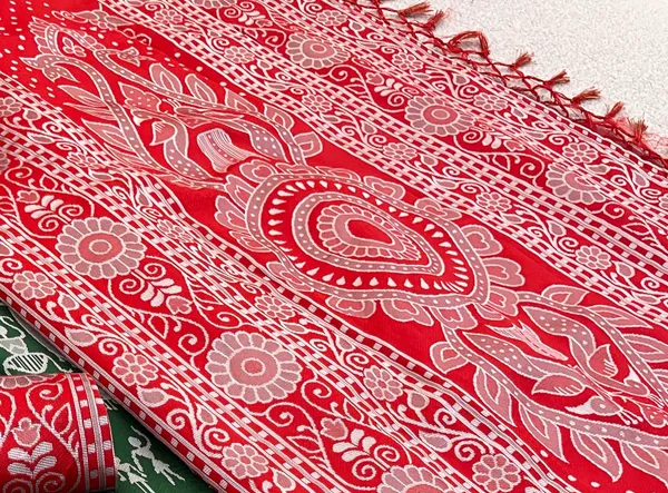 Sambalpuri_Banarasi_Silk_Kanjeevaram_Saree_Traditional_Party_Wear_beautifully_crafted_with_traditional_weaving_with_Tassels_Latkan_and_Blouse_Piece