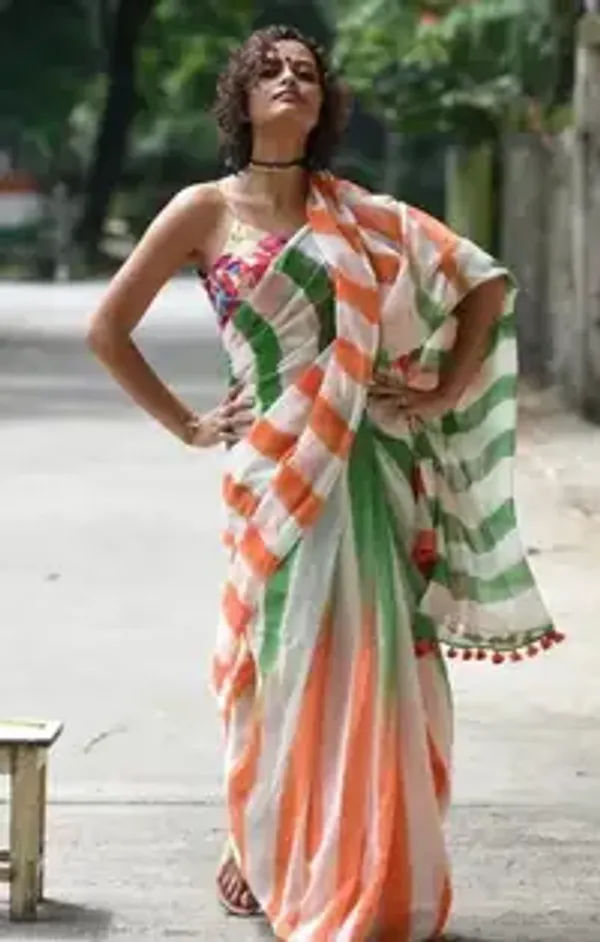 Cotton_Linen_Saree_Tiranaga_while_the_matching_tassels_traditional_unstitched_blouse_piece_choice_for_Independence_Day_celebrations,_school_and_college_functions_occasions