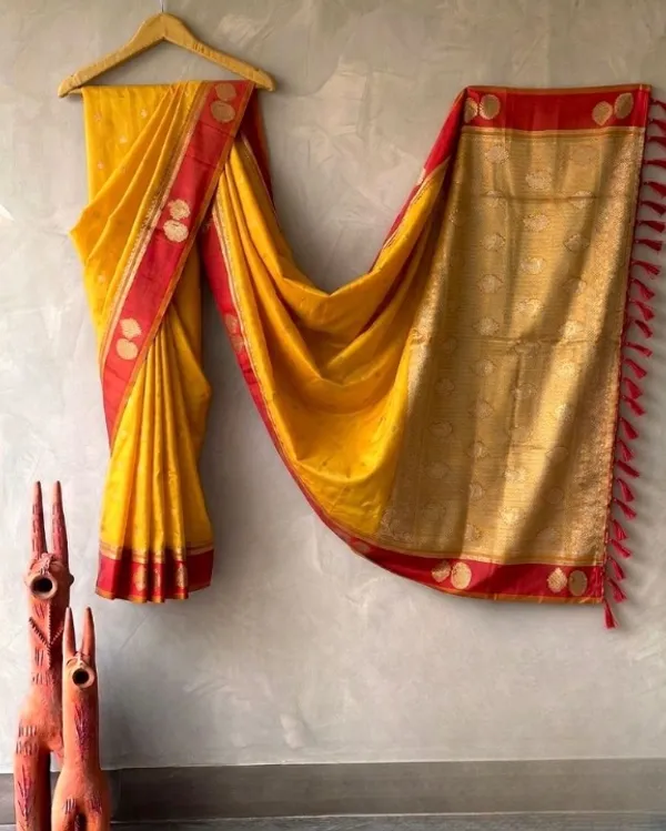 Yellow_Lightweight_Soft_Kanjeevaram_Silk_Saree_For_Women
