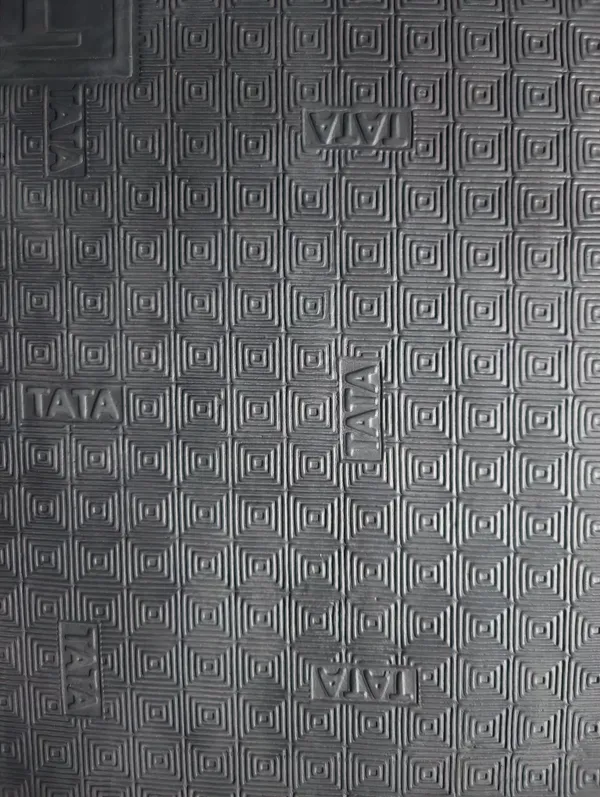 Tata_Black_Rubber_Floor_Mat_8.5_Ft_With_Floral_Design