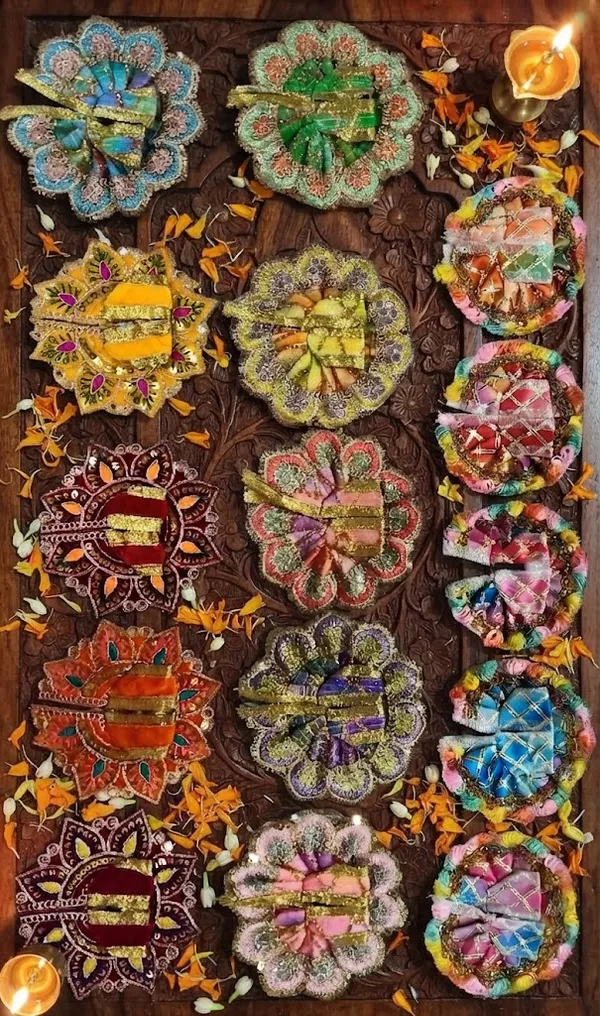 Laddu_Gopal_Complete_Shringar_Combo_Set_-_3_Pcs_Designer_Poshak_Assorted_Colors,_Same_Design_with_Matching_Pagdi,_Mukut_Mala_Set,_and_Velvet_Asan_4x6_Inch