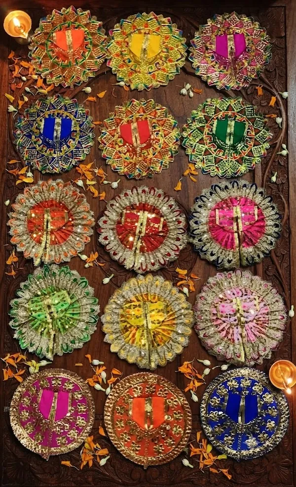Premium_7-Piece_Laddu_Gopal_Ji_Combo_Set_Size_4_-_3_Designer_Poshaks,_Mukut,_Hasli_Mala,_Kada_Jodi,_and_Basuri_Assorted_Colors,_Same_Design