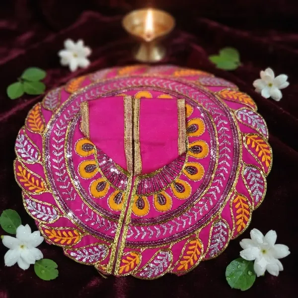 Laddu_Gopal_Poshak_Combo_Set_Size_5_-_Includes_2_Poshaks,_1_Mukut,_1_Mala,_and_1_Kada_Jodi_Assorted_Colors,_Same_Design