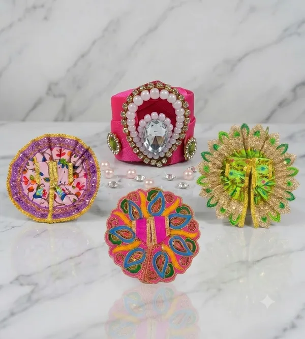 Traditional_3-Piece_Laddu_Gopal_Poshak_with_Mukut_for_Size_3_-_Color_May_Differ_From_Image_not_design