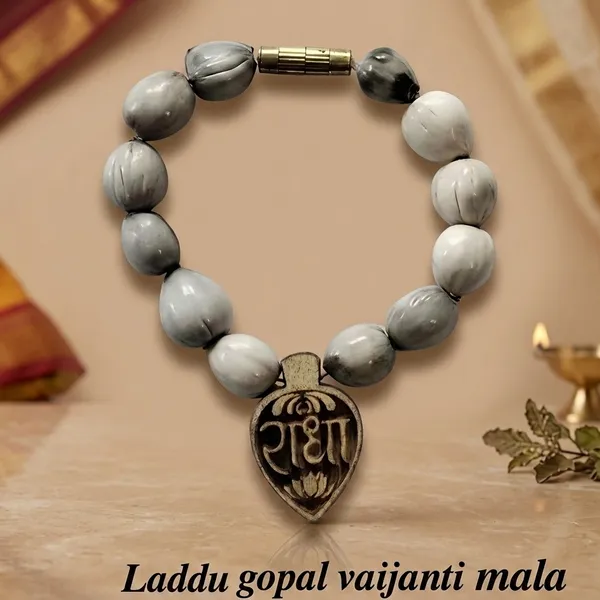 Pack_of_3_Original_Vaijanti_Mala_for_Small_Laddu_Gopal_And_Bal_Gopal_with_Radha_Pendant_-_Mini_Size_Kanha_Ji_Garland