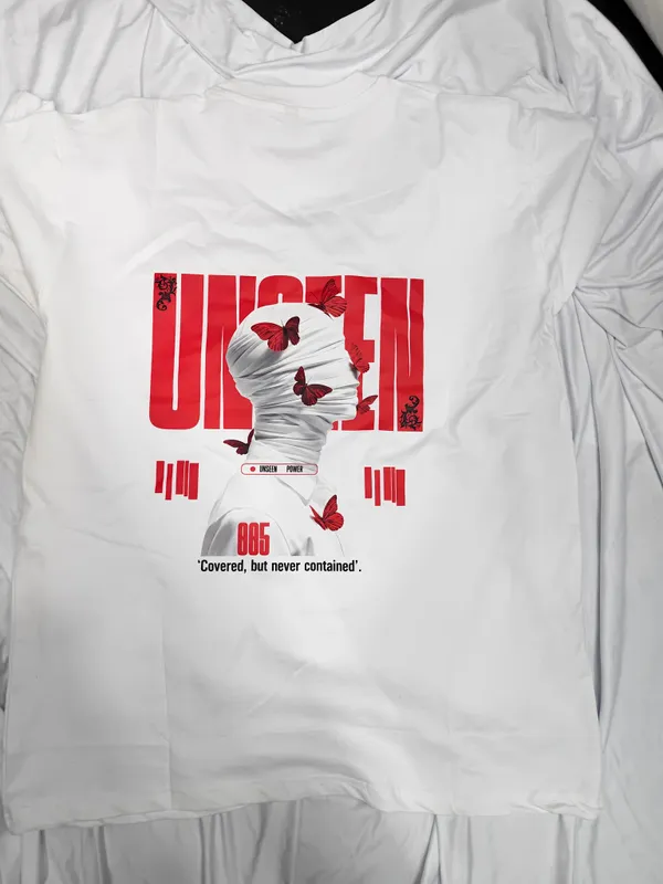 White_Cotton_Graphic_Print_Relaxed_Fit_T-Shirt_For_Men_And_Maroon_Cotton_Blend_Oversized