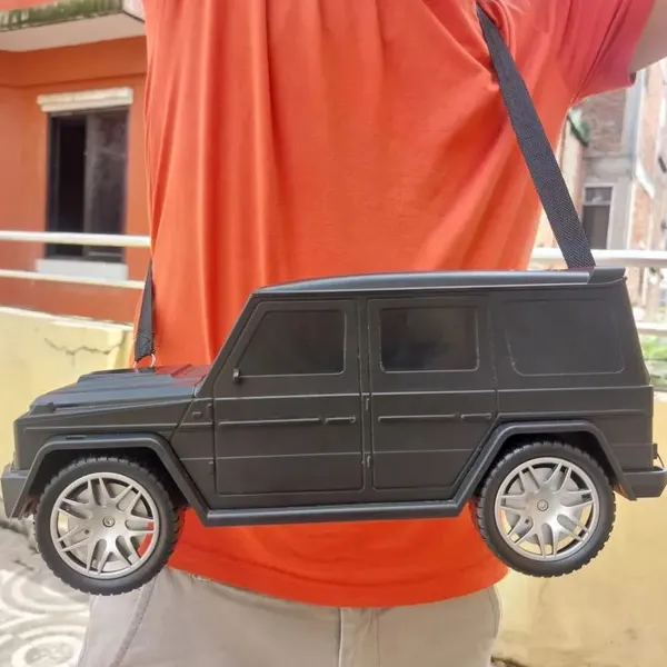 Car_Shaped_Bluetooth_Speaker_With_Solar_Panel_And_Fm_Radio