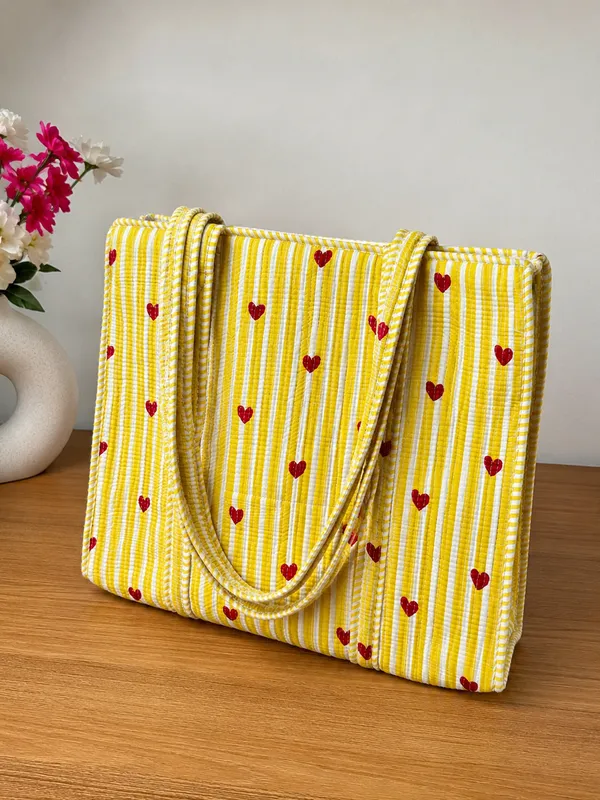 Yellow_Heart_Print_Cotton_Tote_Bags_quilted_Pattern_For_women_18x18