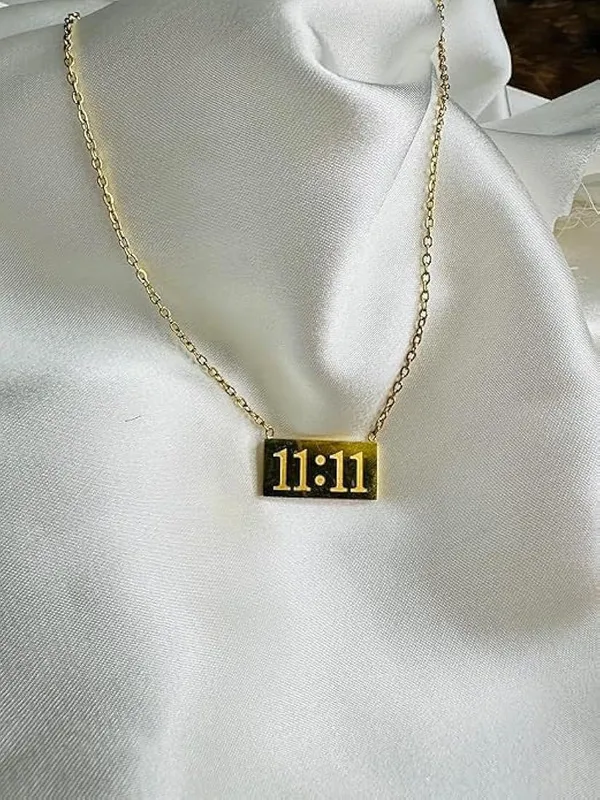 Gold_Metal_11:11_Bar_Pendant_Necklace_For_Women