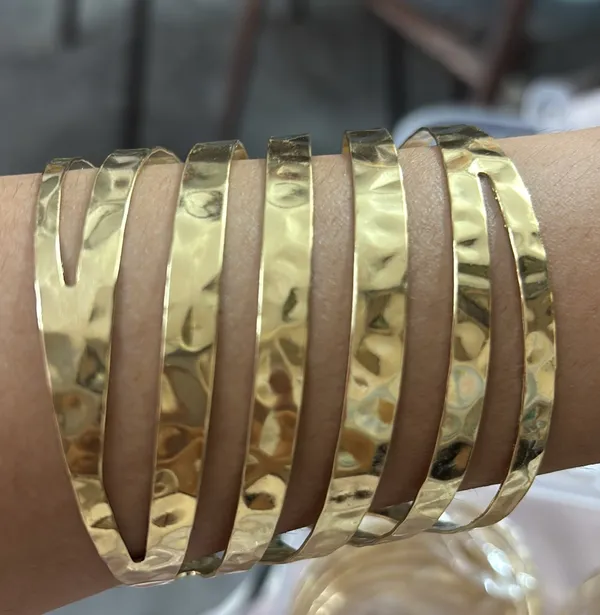 Gold_Metal_Open_Cage_Bracelet_For_Women