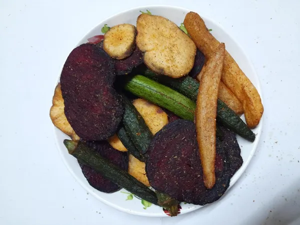 Healthy_Bites_-_Mixed_Vegetable_Chips_Vacuum_Fried_Gluten_Free_Vegan_Friendly_Snack_Trans_Free_No_Artificial_Flavor_Plant_Based_Snacks_Vegetable_Chips_Pack_Of_3_×_50G
